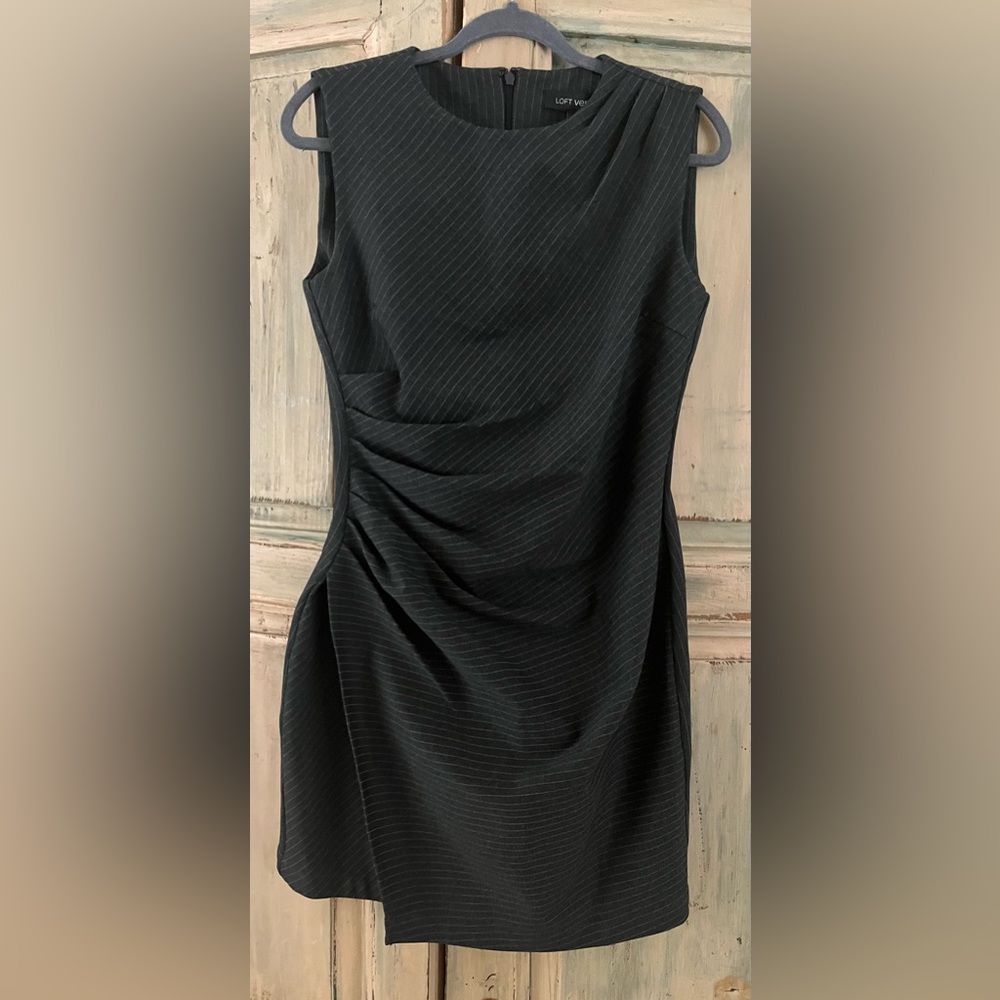 New Women’s LOFT Versa Ruched Ponte Mini Dress in Pinstripe Size 6